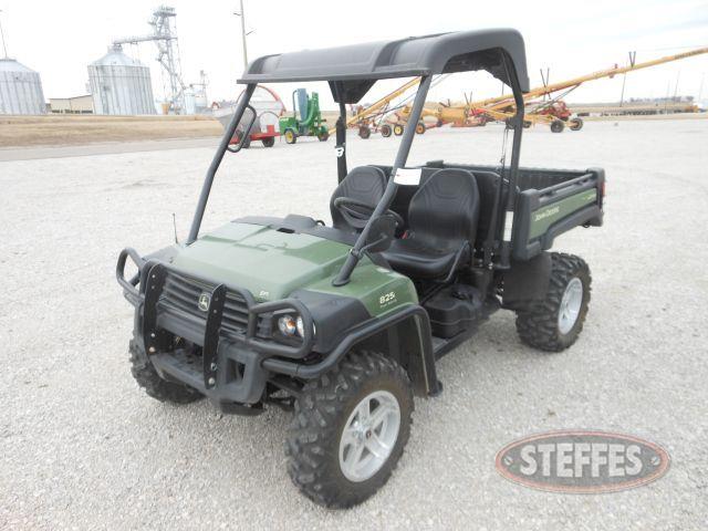 2013 John Deere 825i XUV Gator_0.jpg